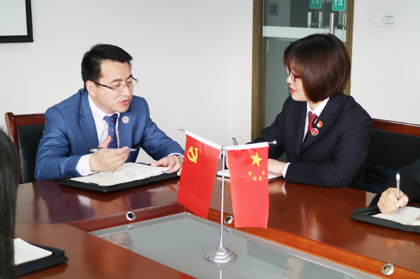 虎丘區(qū)人民檢察院知識(shí)產(chǎn)權(quán)檢察部副主任王雨晴走訪調(diào)研通錦